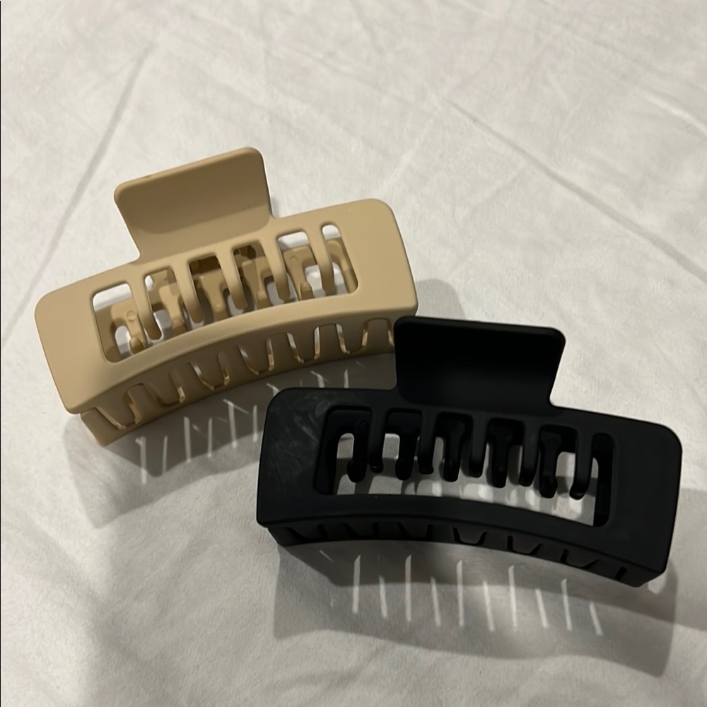 Black and Tan Hair Claw Clips
